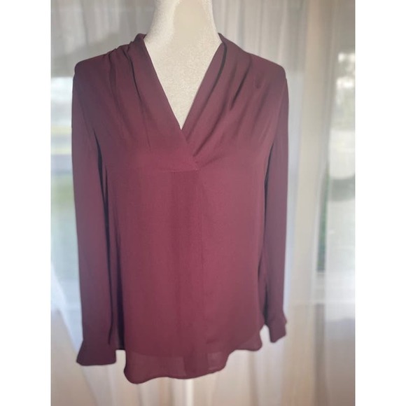 Vince‎ Camuto Size XS Women's Blouse Long Sleeve Pullover Burgundy - Picture 1 of 4